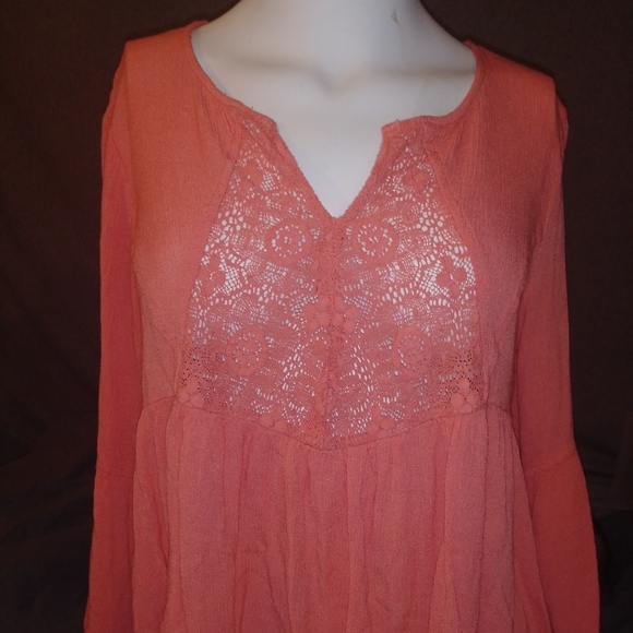 Sheer top. - Picture 2 of 5